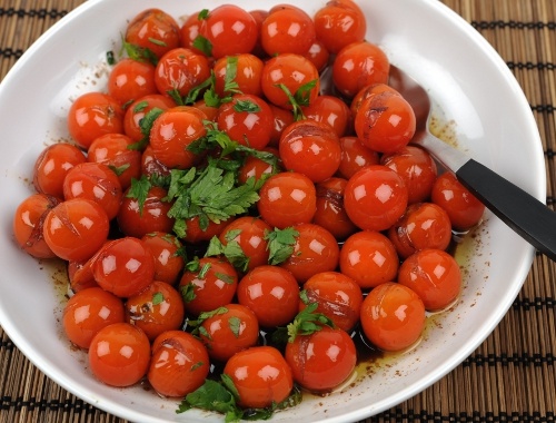 Småtomater i balsamvinäger Småtomater i balsamvinäger